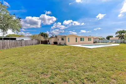 1600 NW 120th Ave, Pembroke Pines, FL 33026 - Photo 8