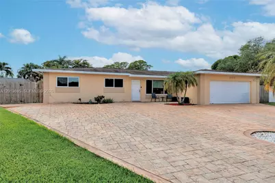 1600 NW 120th Ave, Pembroke Pines, FL 33026 - Photo 32