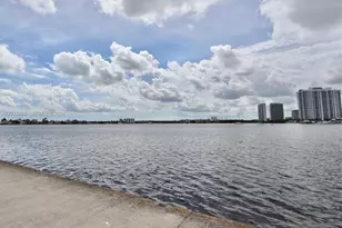 2920 Point E Dr, Aventura, FL 33160 - Photo 10
