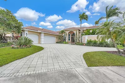 2715 Edgewater Court, Weston, FL 33332 - Photo 2
