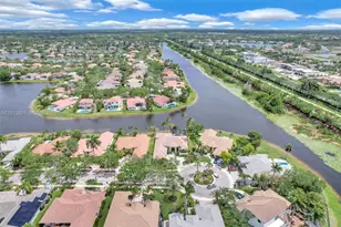 2715 Edgewater Ct, Weston, FL 33332 - Photo 80