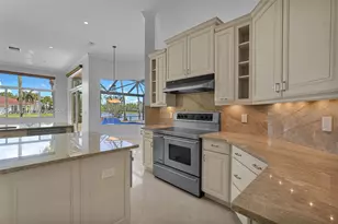 2715 Edgewater Ct, Weston, FL 33332 - Photo 16