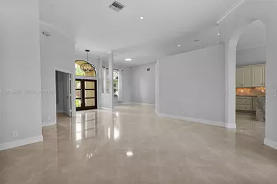 2715 Edgewater Court, Weston, FL 33332 - Photo 10