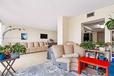 800 Parkview Dr #901, Hallandale Beach, FL 33009 - Photo 6