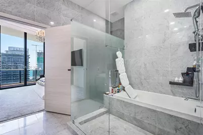 801 S Miami Ave #5702, Miami, FL 33130 - Photo 18