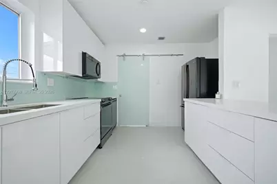 321 N 69th Ave, Hollywood, FL 33024 - Photo 14