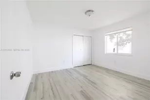 1091 SW 4th St, Miami, FL 33130 - Photo 4