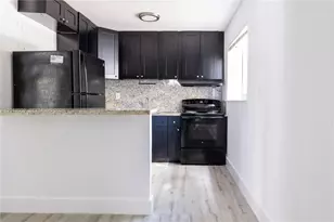 1091 SW 4th St, Miami, FL 33130 - Photo 16