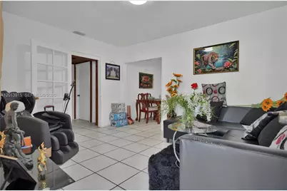 201 NW 25th Ave, Miami, FL 33125 - Photo 16