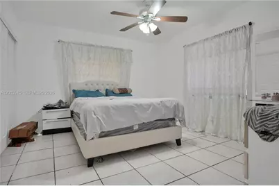 201 NW 25th Ave, Miami, FL 33125 - Photo 22