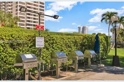 2500 Parkview Dr #2114, Hallandale Beach, FL 33009 - Photo 24