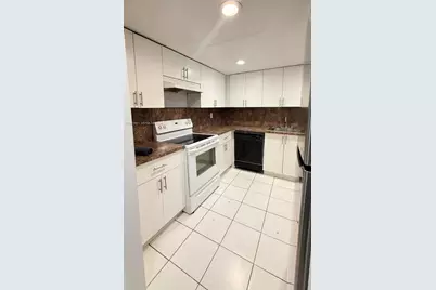 6940 Miami Gardens Dr #1-320, Hialeah, FL 33015 - Photo 14