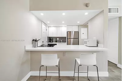 290 Sunrise Dr #312, Key Biscayne, FL 33149 - Photo 6