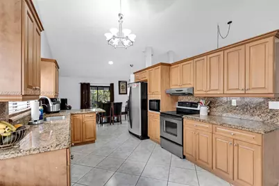 8650 NW 46th Ct, Lauderhill, FL 33351 - Photo 8