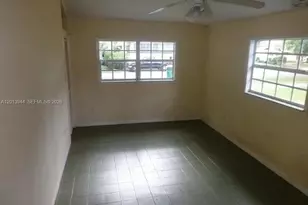 335 NE 114th St, Miami, FL 33161 - Photo 12