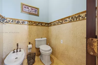 9861 NW 135th St, Hialeah Gardens, FL 33018 - Photo 42