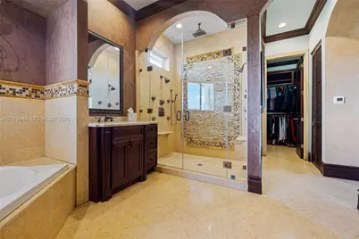9861 NW 135th St, Hialeah Gardens, FL 33018 - Photo 38