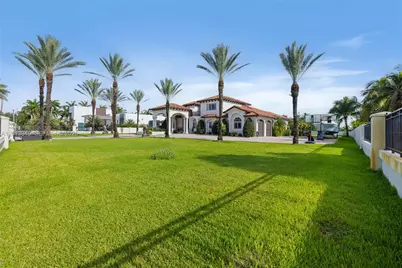 9861 NW 135th St, Hialeah Gardens, FL 33018 - Photo 6