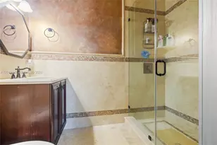 9861 NW 135th St, Hialeah Gardens, FL 33018 - Photo 28