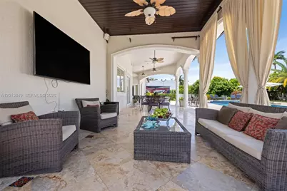 9861 NW 135th St, Hialeah Gardens, FL 33018 - Photo 46