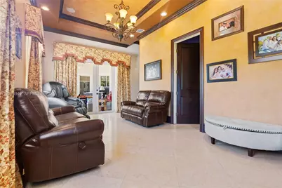 9861 NW 135th St, Hialeah Gardens, FL 33018 - Photo 26