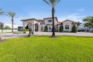 9861 NW 135th St, Hialeah Gardens, FL 33018 - Photo 4