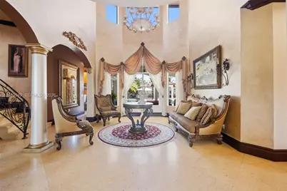 9861 NW 135th St, Hialeah Gardens, FL 33018 - Photo 10