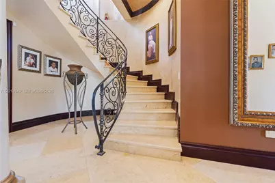 9861 NW 135th St, Hialeah Gardens, FL 33018 - Photo 12