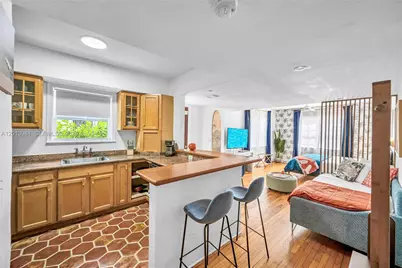 7643 Harding Ave, Miami Beach, FL 33141 - Photo 16