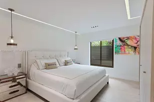 7972 Biscayne Point Cir, Miami Beach, FL 33141 - Photo 16