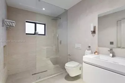 7972 Biscayne Point Cir, Miami Beach, FL 33141 - Photo 18
