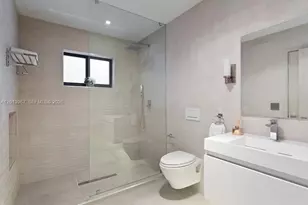 7972 Biscayne Point Cir, Miami Beach, FL 33141 - Photo 18