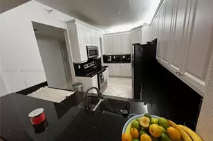 10710 NW 66th St, Doral, FL 33178 - Photo 8