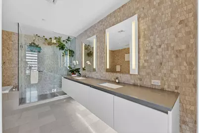 88 SW 7th St #1012, Miami, FL 33130 - Photo 10
