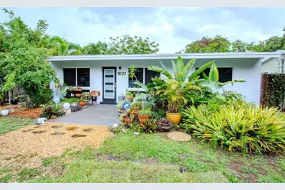 1032 SW 15th Ter, Fort Lauderdale, FL 33312 - Photo 2