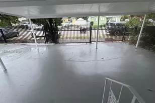 2731 NW 100th St, Miami, FL 33147 - Photo 12