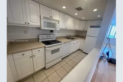 1000 West Ave #1122, Miami Beach, FL 33139 - Photo 6