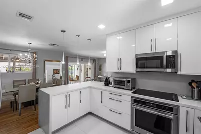 12425 SW 91st Ave, Miami, FL 33176 - Photo 12