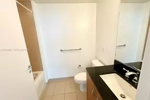 300 S Biscayne Blvd, Miami, FL 33131 - Photo 16