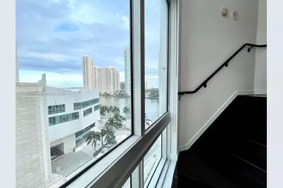 300 S Biscayne Blvd #L-830, Miami, FL 33131 - Photo 4