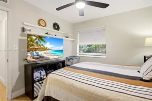 10833 NW 7th St, Miami, FL 33172 - Photo 22