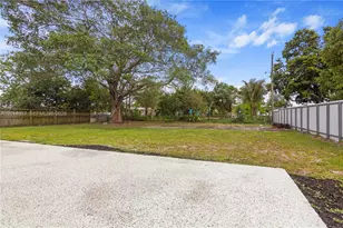 1910 NW 134th St, Miami, FL 33167 - Photo 18