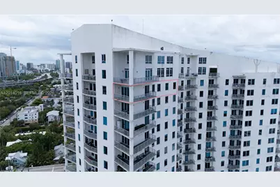 10 SW South River Dr #PHI01, Miami, FL 33130 - Photo 2