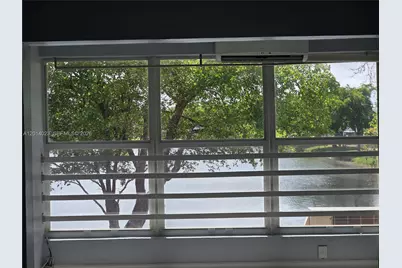 19080 NE 3rd Ct #314, Miami, FL 33179 - Photo 4