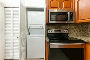 717 Gardens Dr, Pompano Beach, FL 33069 - Photo 14