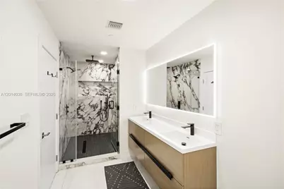 900 Biscayne Blvd #4202, Miami, FL 33132 - Photo 6