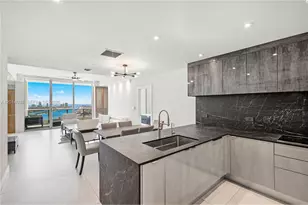900 Biscayne Blvd, Miami, FL 33132 - Photo 22