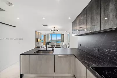 900 Biscayne Blvd #4202, Miami, FL 33132 - Photo 14