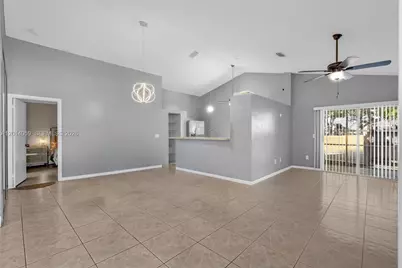 1308 E Glen Oak Rd #1308, North Lauderdale, FL 33068 - Photo 4