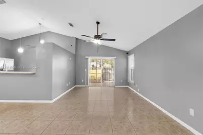 1308 E Glen Oak Rd #1308, North Lauderdale, FL 33068 - Photo 10